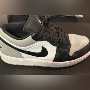 Jordan 1 low shadow toe